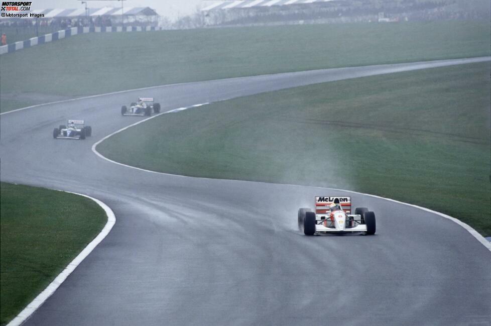 ... 1993 in Donington, wo Ayrton Senna die vielleicht beste erste Rennrunde aller Zeiten und ein überlegender Sieg unter schwierigsten Bedingungen gelingt. Doch auch andere Europa-Grand-Prix sind denkwürdig, wie zum Beispiel ...