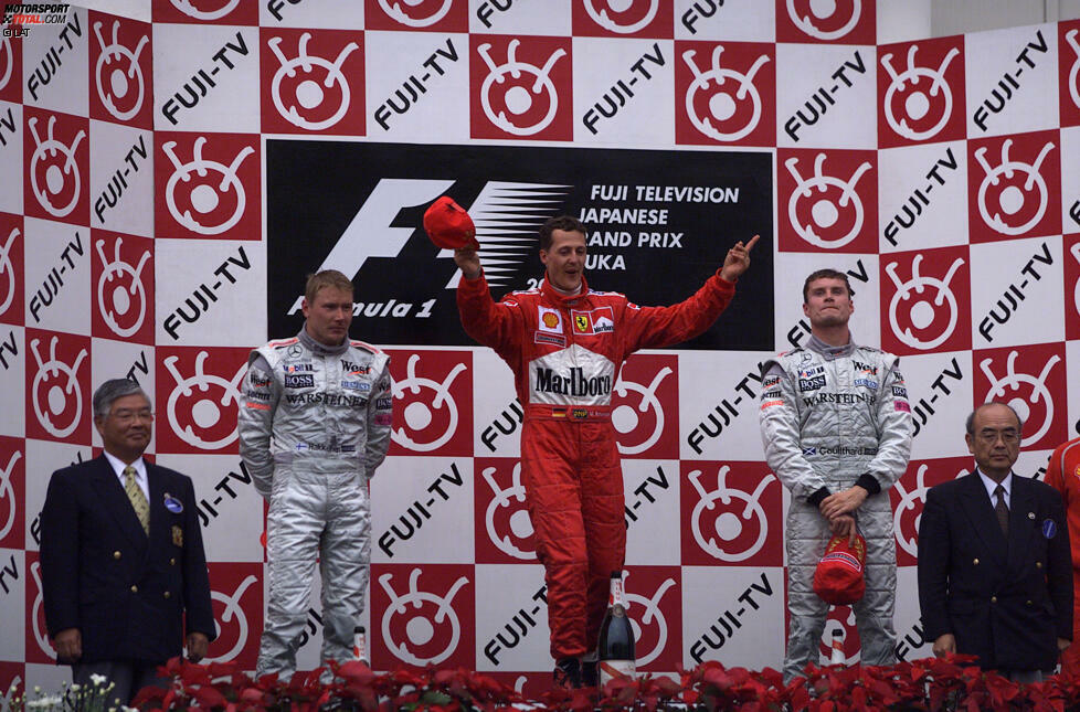 1999 holt Ferrari zwar den Teamtitel, scheitert aber erneut knapp an der ersten Fahrer-WM seit 20 Jahren. Das holt Schumacher 2000 emotional nach und legt damit den Startschuss für eine echte Erfolgsära. Erst 2005 kann sie von Renault und Fernando Alonso gestoppt werden.