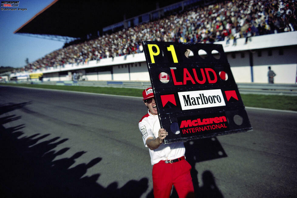 ... reicht es für Prost nicht zum Titel: Lauda gewinnt die Meisterschaft denkbar knapp um 0,5 Punkte vor Prost.