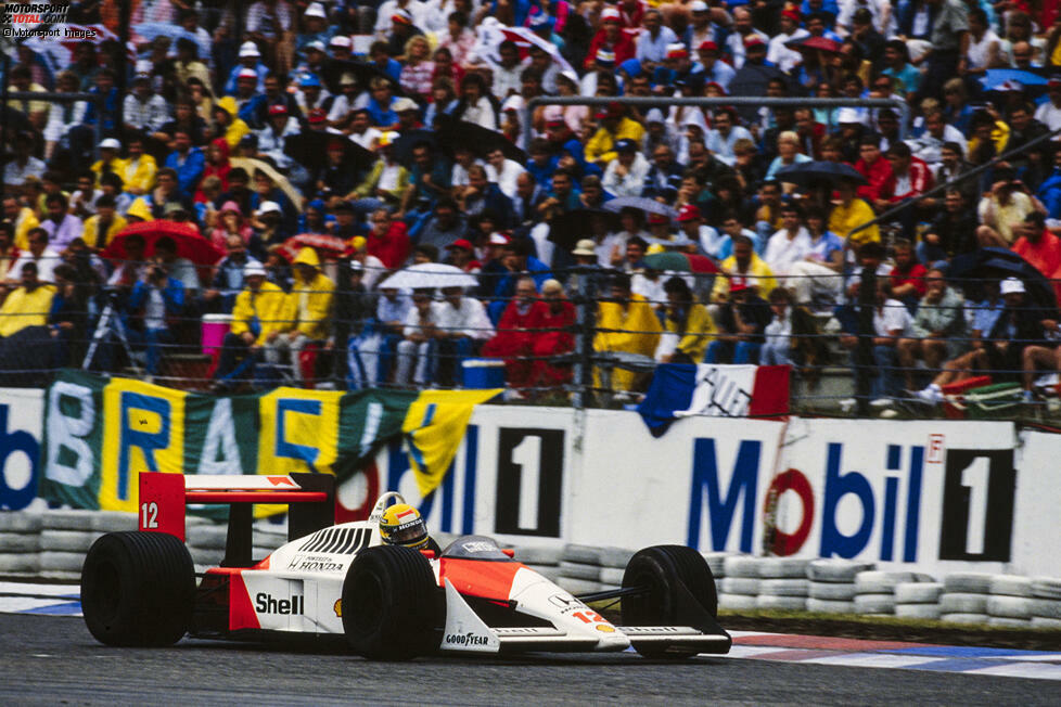 Beim Deutschland-Grand-Prix in Hockenheim ist alles wie (fast) immer im Jahr 1988: McLaren belegt die Plätze eins und zwei, hier mit Senna vor Prost. Dritter, wiederum fast eine Minute zurück, wird Berger im Ferrari.