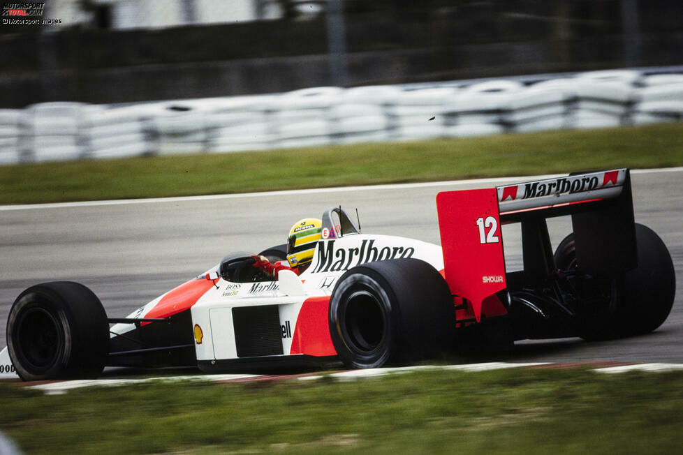 Vor seinem Renndebüt in Rio de Janeiro in Brasilien hat der MP4/4 gerade mal einen Testtag in Imola absolviert. Dennoch siegt Alain Prost beim ersten Einsatz. Sein neuer Teamkollege Ayrton Senna wird aufgrund eines Regelverstoßes disqualifiziert. Interessant: In Rio ist der Überrollbügel des MP4/4 noch unlackiert.