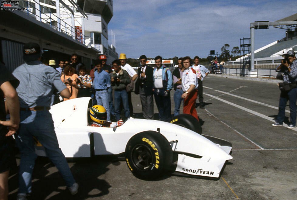 ... stehen die Vorzeichen gut für eine offizielle Partnerschaft zwischen McLaren und Lamborghini, die es im September 1993 natürlich noch nicht gibt. Deshalb testen Senna und Häkkinen komplett in Weiß, ohne Sponsorenaufkleber.