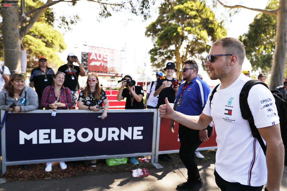 Mercedes-Fahrer Valtteri Bottas etwa hielt bei seiner Ankunft im Fahrerlager am Donnerstag teilweise bewusst Abstand zu den Fans.