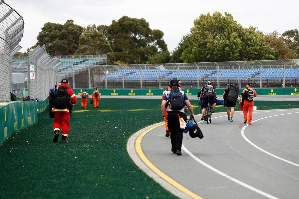 Szenen aus dem Fahrerlager am Albert Park: Was nach der Formel-1-Absage des Auftaktrennens in Australien vor Ort in Melbourne zu sehen ist