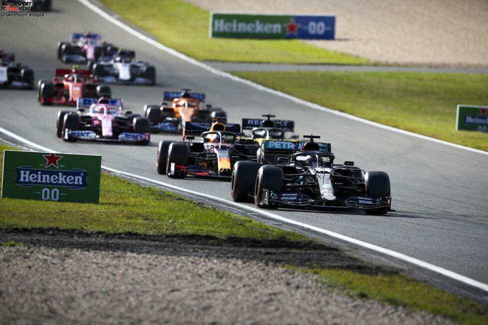 Distanz: Nach seinem 91. Sieg steht Hamilton bei 74.977 gefahrenen Rennkilometern in der Formel 1. Ebenfalls nach 91 Siegen bringt es Schumacher auf 65.606 Kilometer.