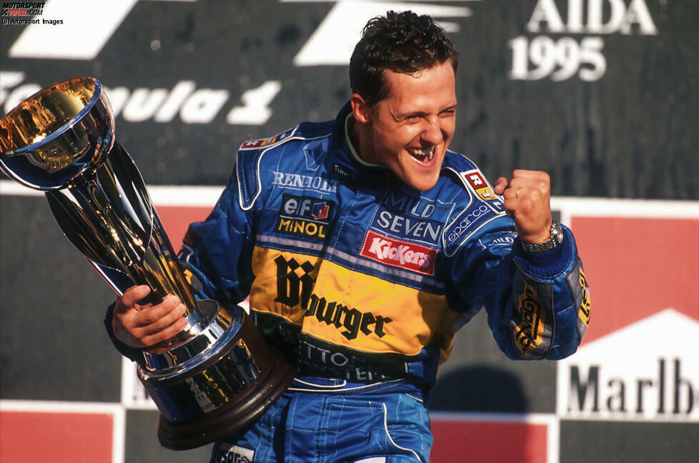 Zweiter Titel: Schumacher gelingt dann aber, was Hamilton verwehrt bleibt: Er schafft 1995 die erfolgreiche Titelverteidigung und wird zum zweimaligen Formel-1-Weltmeister. Bei Hamilton ...