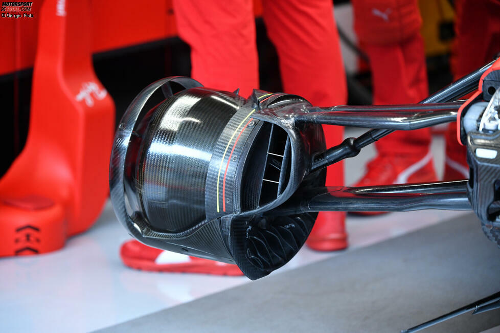 Ferrari SF1000: Hier ist die vordere Bremshalterung am Ferrari zu sehen. Sie ist so geformt, dass möglichst viel Luft um die Bremstrommel strömen kann.