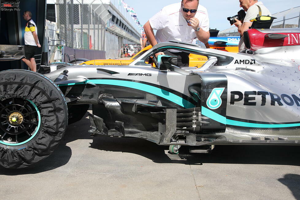 Mercedes W11: Windabweiser