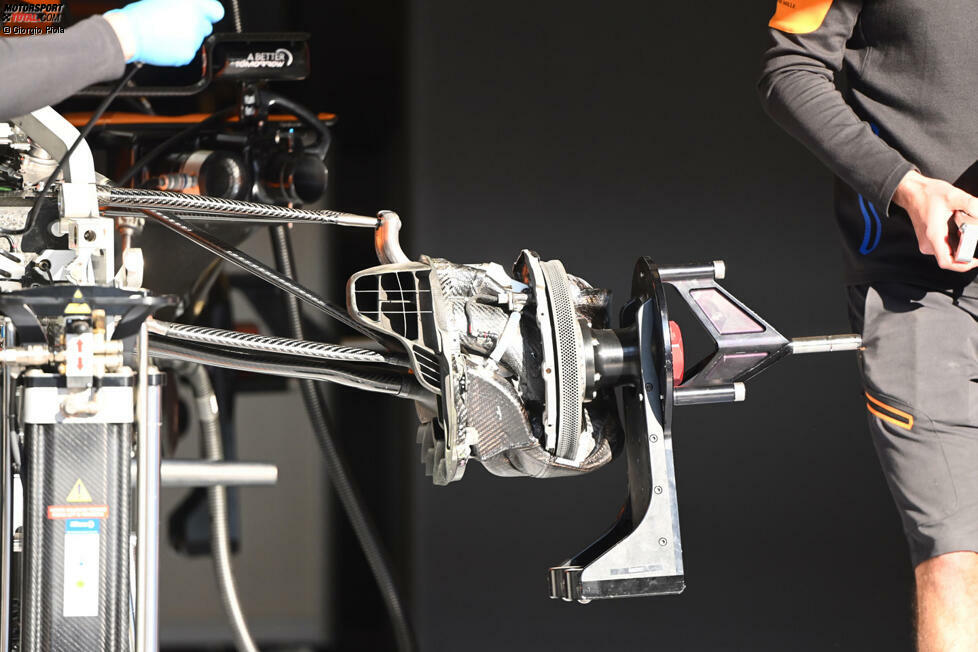 McLaren MCL35: Vorderrad-Bremse