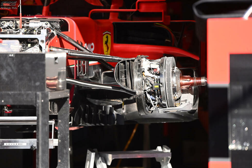 Ferrari SF1000: Vorderrad-Aufhängung