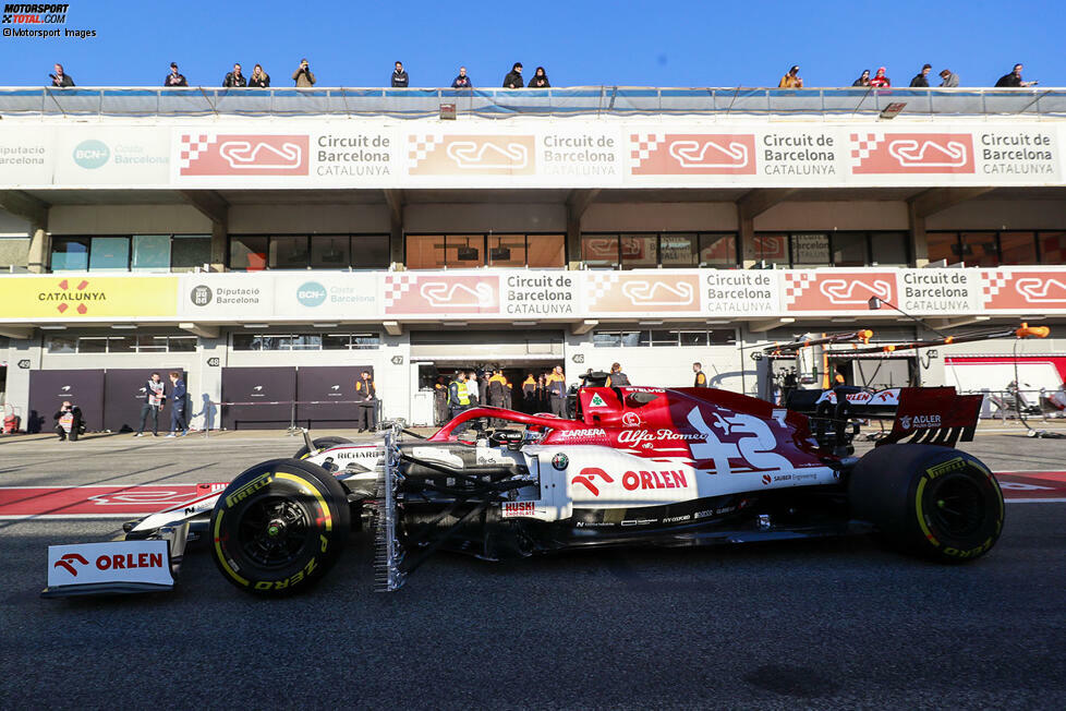 Hinter den Vorderrädern ist am Alfa Romeo ein Sensorengitter eingebaut, womit das Team den Luftstrom hinter den Vorderrädern sichtbar machen kann.