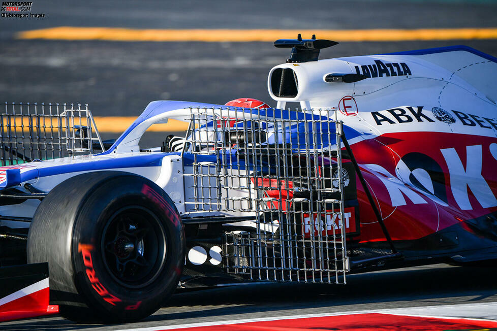 Auch Williams versucht die eigenen Berechnungen mit harten Fakten zu hinterlegen: Der FW43 ist hier mit großen Sensorgittern zu sehen.