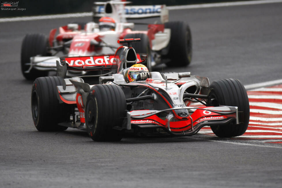 2008: Ein Last-Minute-Manöver gegen Timo Glock macht Lewis Hamilton zum Weltmeister und verhindert einen WM-Triumph von Felipe Massa als Brasilianer in Brasilien. Dort heißt es bis heute: Glock sei Hamiltons 