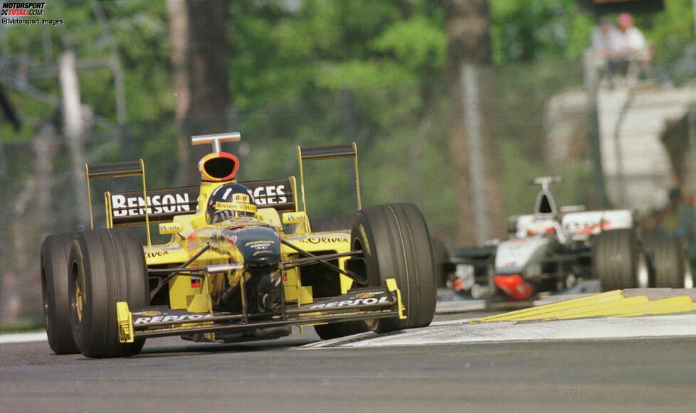 Damon Hill im Jordan 198, der 1998 ebenfalls mit den X-Wings ausgestattet ist, bevor die FIA einschreitet.