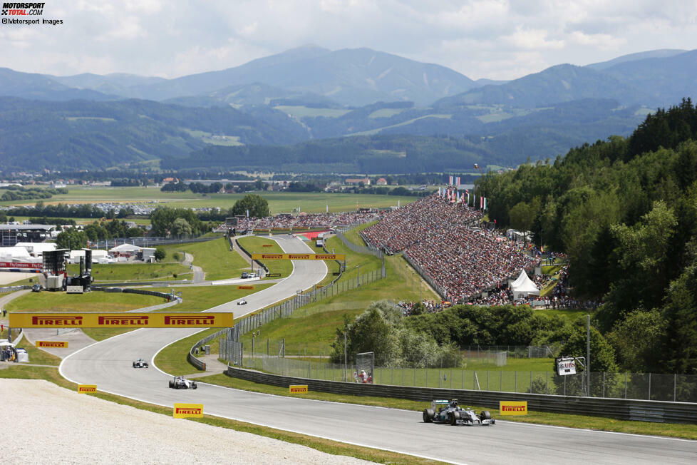 2014: 3 Rennen rein, 3 Rennen raus - Dank Red Bull feiert die Formel 1 eine umjubelte Rückkehr nach Spielberg, das bis heute Teil des Kalenders ist. Auch Sotschi rückt neu in den Saisonplan. Mit Südkorea und Indien fallen dafür zwei der neueren Asienstrecken wieder weg. Ein vorerst letztes Mal findet in Deutschland die Rotation statt.