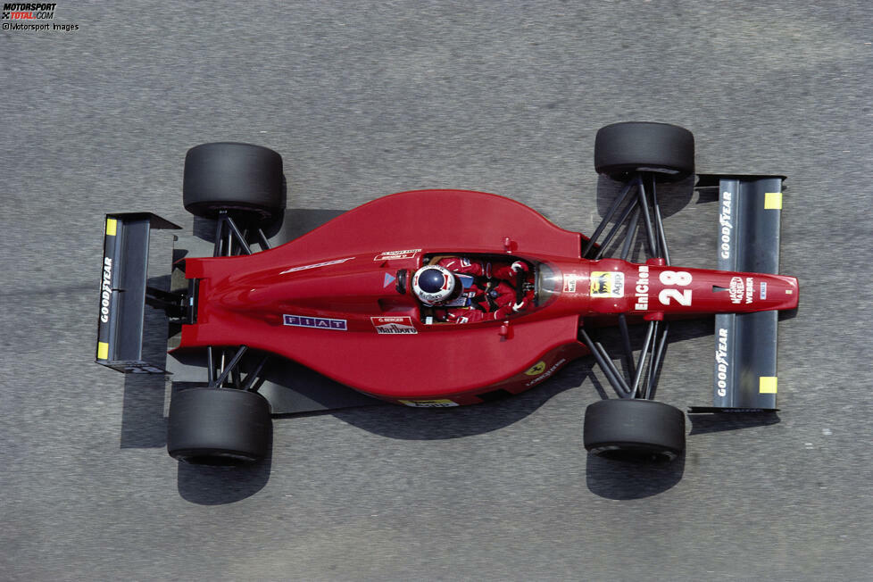 ... ist das Cola-Flaschen-Heck, das Barnard am Ferrari 640 umsetzt. Die Motorhaube schmiegt sich im hinteren Bereich regelrecht um Motor und Getriebe. Außerdem ...