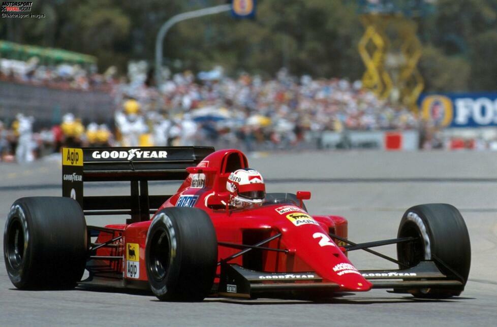 1990: Die schwarzen Flügel hat Ferrari schon zuvor verwendet, aber zu Beginn der 1990er-Jahre am 641-Fahrzeug noch ein helleres Rot.