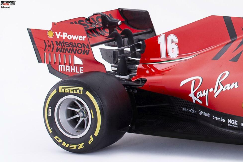 Das Getriebe: Ferrari hat für 2020 ein völlig neues, schmaleres Getriebe entwickelt, sodass die Motorhaube im Heck des Fahrzeugs noch enger gehalten werden konnte. So wird der Luftstrom hin zu Diffusor und Heckflügel zusätzlich verbessert.