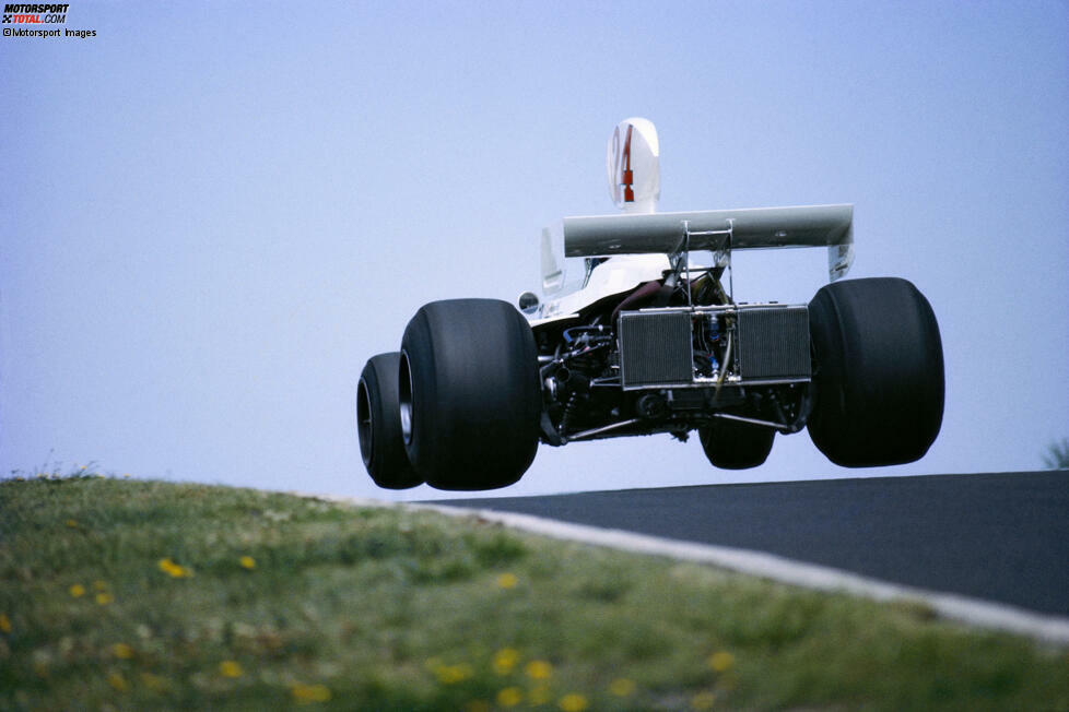 ... 1975 an gleicher Stelle bei James Hunt im Hesketh.