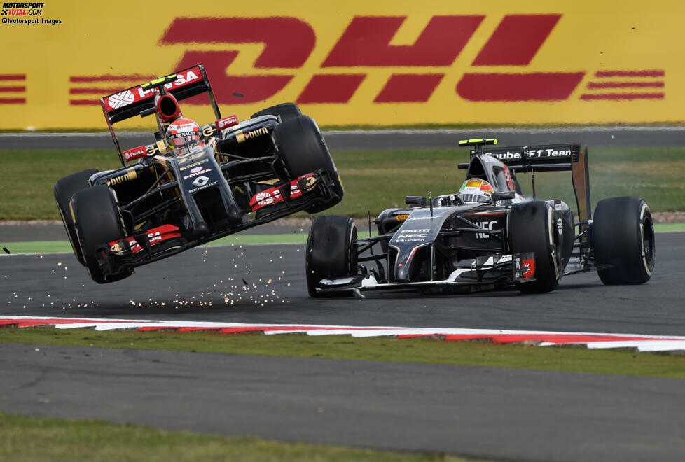 Silverstone 2014: Revanche oder Zufall? Jedenfalls kommt es sechs Rennen später zu dieser Szene, bei der Gutierrez dafür sorgt, dass Maldonado im Lotus zu einem Höhenflug ansetzt!