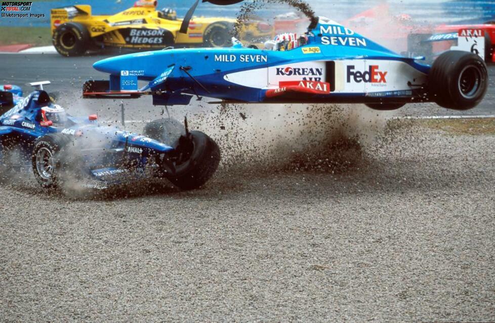 Montreal 1998: Nach einem Startcrash fliegt Alexander Wurz im Benetton durch die Luft. Beim Neustart des Rennens sitzt er im Ersatzauto und wird Vierter!