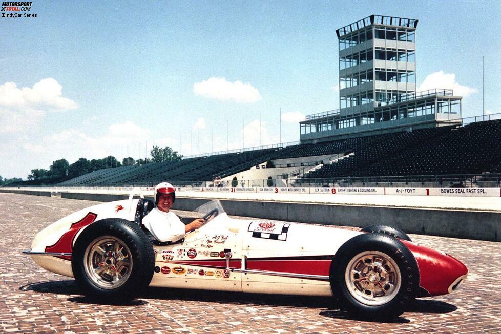 #6 - 1961: In der Schlussphase duellieren sich A.J. Foyt und Eddie Sachs. Foyt hat gerade P1 übernommen, als er erfährt, dass er zu wenig Sprit im Tank hat. Ein später Tankstopp scheint den Sieg zu kosten. Aber vier Runden vor Schluss erleidet Sachs einen Reifenschaden. So kommt Foyt doch zum ersten seiner insgesamt vier Indy-500-Siege.