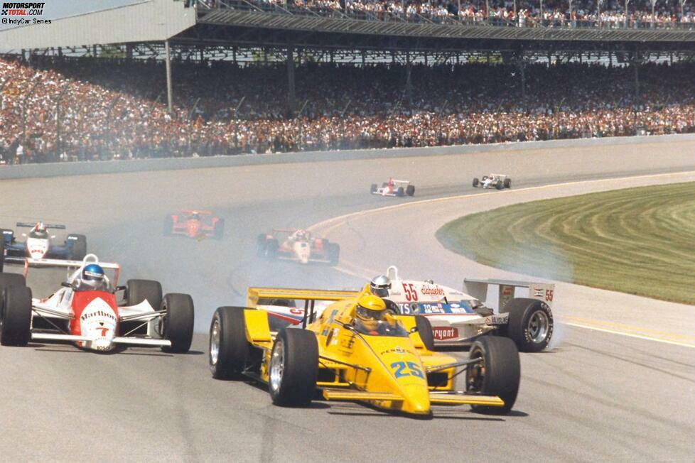 #8 - 1987: Mario Andretti hat 170 Führungsrunden gesammelt, als er mit einer Runde Vorsprung mit Motorschaden ausfällt. Roberto Guerrero übernimmt, fällt aber mit Folgeschaden eines vorherigen Zwischenfalls zurück. Al Unser staubt ab. Mit einem dritten Penske-Auto aus dem Museum holt 