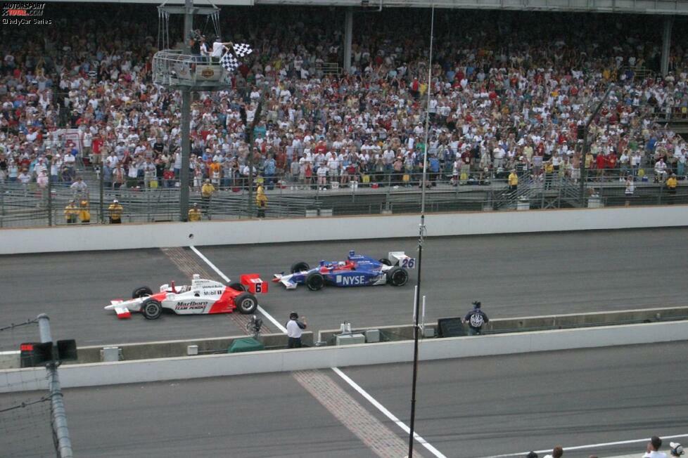 #7 - 2006: Kurz vor Schluss geht Rookie Marco Andretti in Führung, indem er seinen Vater Michael Andretti überholt. Dahinter stürmt Sam Hornish jun. nach vorheriger Durchfahrtsstrafe durch das Feld. Ausgangs der letzten Kurve zieht Hornish aus dem Windschatten von Marco Andretti und siegt im Fotofinish mit 0,064 Sekunden Vorsprung.