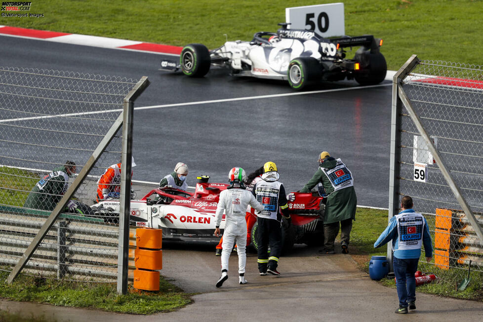 Antonio Giovinazzi (5): Sein Glück, dass andere Piloten an diesem Wochenende noch schlechter waren ... Ansonsten wäre sein Crash auf dem Weg in die Startaufstellung noch peinlicher gewesen. Im Qualifying zwar gut, aber ohne fremde Hilfe hätte er am Sonntag nach seinem frühen Abflug gar nicht erst starten können.