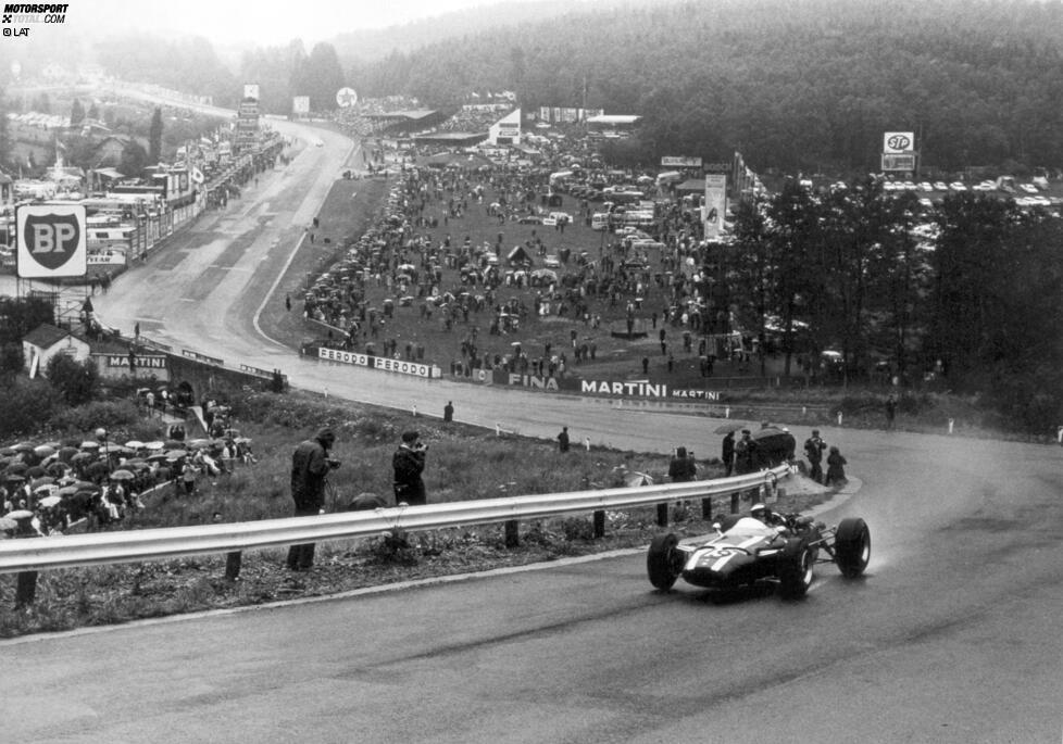 Die nächsten drei Jahre ist Rindt mit einem Formel-1-Cooper unterwegs. 1966 gelingen ihm - mit Maserati-Motor, die bisher größten Erfolge. So gewinnt er wird er im Regen von Spa Zweiter, die WM schließt er als Dritter ab.