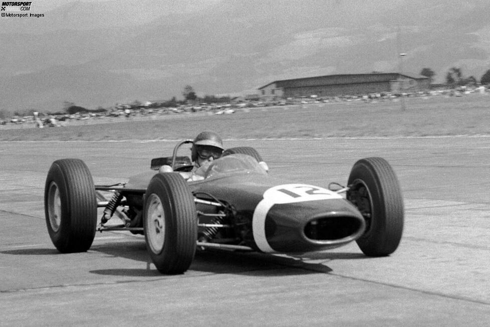 Sein Formel-1-Debüt gibt Rindt 1964 im Brabham BT11 von Rob Walker: Es ist der Grand Prix von Österreich in Zeltweg 1964. In Runde 58 muss er sein Auto wegen eines Lenkungsproblems abstellen.