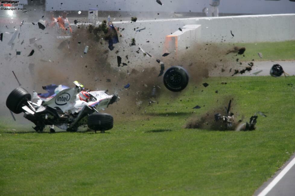 Kubicas Horrorunfall in Kanada (2007): Kaum zu glauben, dass der Pole diesen Unfall mehr oder weniger unbeschadet übersteht. Kubicas Crash zeigt, wie sicher die Formel 1 mittlerweile geworden ist. Übrigens ermöglicht der Unfall einem gewissen Sebastian Vettel sein Debüt, weil Kubica das folgende Rennen auslassen muss.