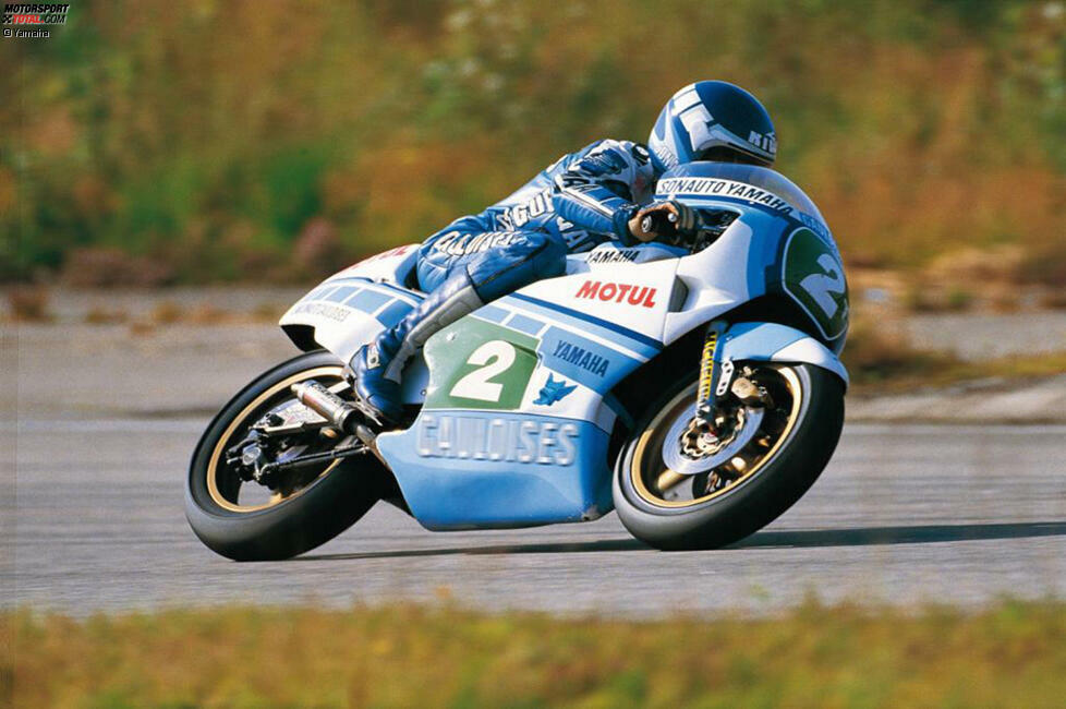 Christian Sarron debütiert 1977 in der Motorrad-WM und schafft 1984 den Titelgewinn in der 250er-Klasse, bevor er aufsteigt. Seine letzte Saison bestreitet er 1990.