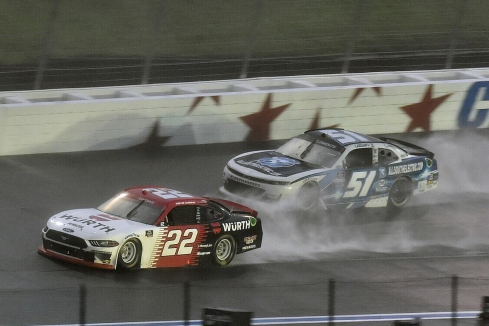 Faszinierende Fotos vom Regenrennen der NASCAR-Xfinity-Serie auf dem Roval von Charlotte