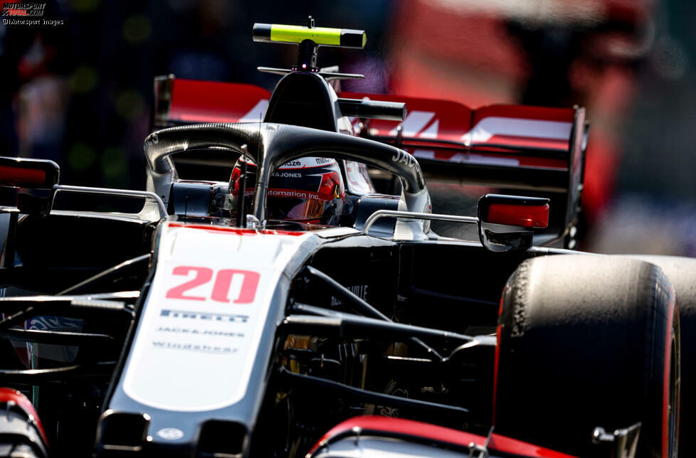 Kevin Magnussen (4): Im Qualifying komplett von Grosjean versenkt, 0,7 Sekunden war der Teamkollege in Q1 schneller. Im Rennen der Zwischenfall mit Latifi, für den er zu Recht bestraft wurde. Mildernde Umstände gibt's, weil mit dem Haas aktuell sowieso keine Topergebnisse möglich sind. Eine gnädige 4.