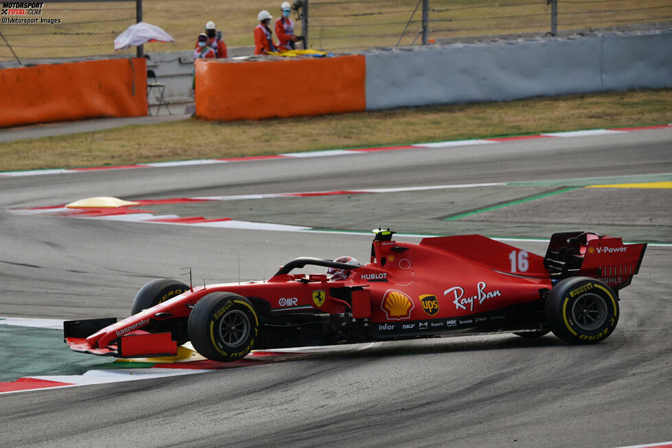 Charles Leclerc (3): Vettel im Qualifying wieder geschlagen, aber mit Startplatz 9 auch keine Bäume ausgerissen. Im Rennen dann bis zu seinem Ausfall im Mittelfeld herumgefahren. Klar, im Ferrari sollte man im Jahr 2020 keine Wunder erwarten. Ein bisschen mehr müsste es für eine 2 dann aber schon sein.