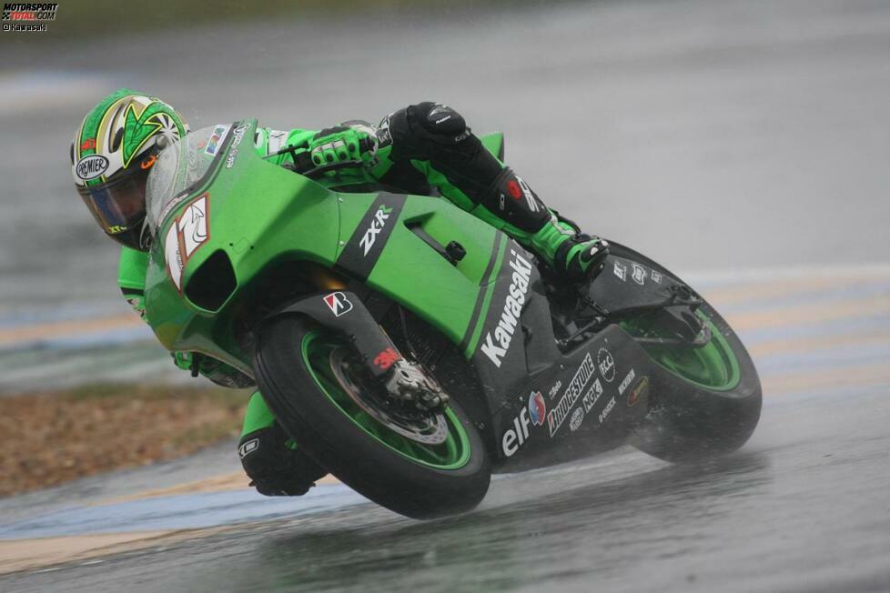 Le Mans 2007: Fonsi Nieto, Neffe des 13-fachen Weltmeisters Angel Nieto, fährt sein erstes MotoGP-Rennen im Kawasaki-Werksteam. Er ersetzt den verletzten Olivier Jacque und schafft es auf den elften Platz.