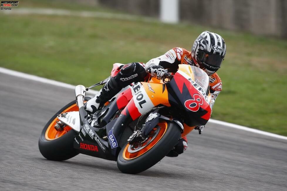 Mugello 2008: Tadayuki Okada ist in der 500er-Ära lange Werkspilot bei Repsol-Honda. 2000 bestreitet er seine letzte Saison. Acht Jahre später kehrt für sein erstes und einziges Rennen in der MotoGP-Ära zurück und wird 14.