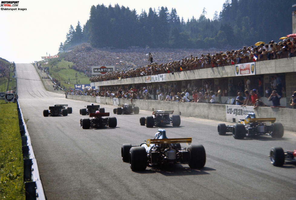 1971 stehen sowohl Marko (BRM) als auch Lauda (March) in der Startaufstellung des Grand Prix von Österreich. Jedoch haben beide nichts mit dem Sieg zu tun. Der Schweizer Jo Siffert triumphiert vor Emerson Fittipaldi und Tim Schenken. Das Rennen ist auch ein Jahr nach der Rindt-Tragödie gut besucht und wird zum Fixstern im Rennkalender.