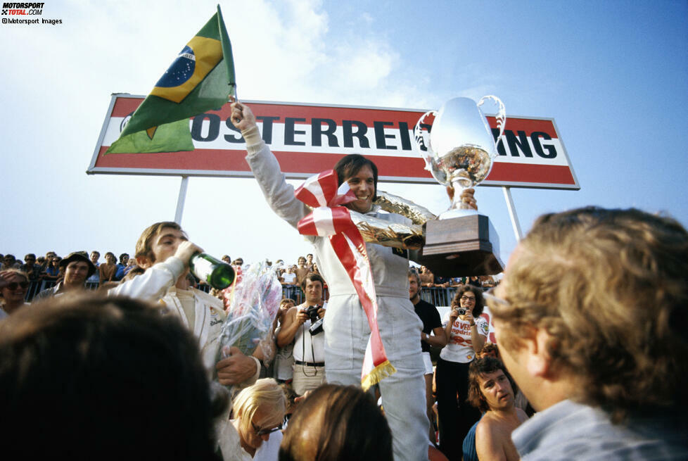 Mit 214,55 km/h Durchschnittsgeschwindigkeit siegt Emerson Fittipaldi 1972 im Lotus 72 in Österreich. Die Strecke zählt mit ihren langen Geraden zu den schnellsten im gesamten Rennkalender. Es folgt 1973 der Sieg von Ronnie Peterson ebenfalls auf Lotus und 1974 jener von Carlos Reutemann im Brabham.
