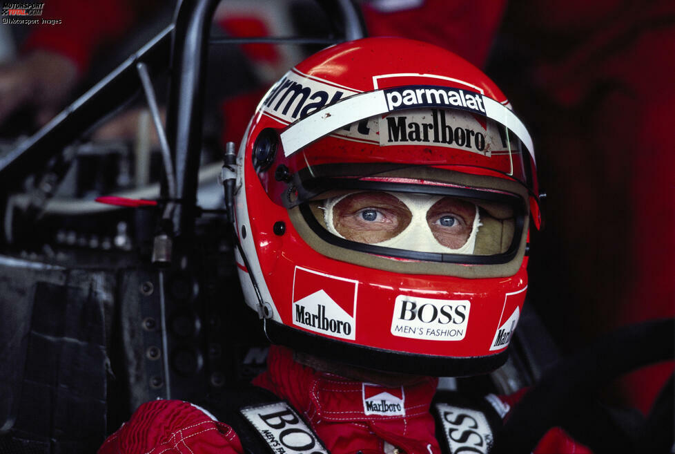 1984 schreibt Niki Lauda auf dem Österreichring Geschichte. Er liegt im WM-Kampf gegen Teamkollegen Prost nur 5,5 Punkte zurück. Nachdem der erste Start abgebrochen wird, kann sich der Wiener beim zweiten Versuch durchsetzen - und das mit argen Getriebeproblemen. Neuer WM-Führender!
