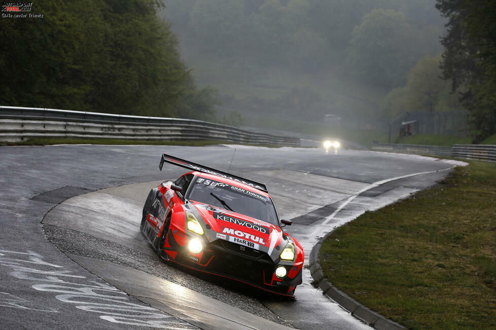 Kondo Racing: Hält ganz allein die Fahnen für Nissan hoch. Beim zweiten Abschnitt des Drei-Jahres-Plans kommen Tsugio Matsuda, Mitsunori Takaboshi, Kazuki Hiramine und João Paulo de Oliveira zum Einsatz. Die Yokohama-Reifen bleiben an Bord. Die bisherige Einsatzmannschaft mcchip-dkr wurde von den Japanern in die Wüste geschickt.