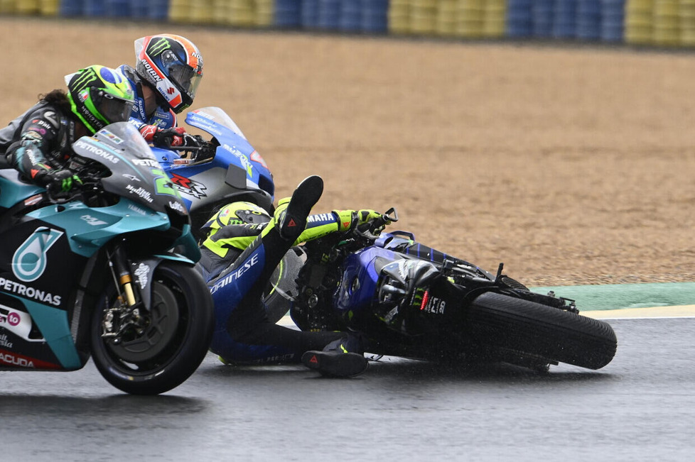 Dritter Sturz in Folge: Yamaha-Werkspilot Valentino Rossi scheidet beim Frankreich-Grand-Prix nach etwa 500 Metern aus
