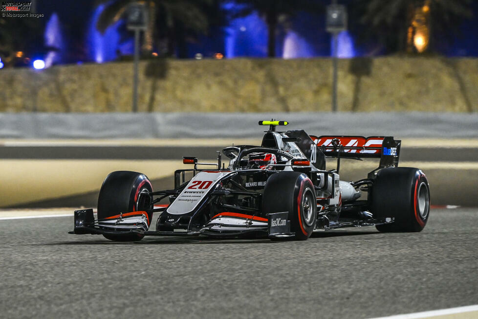 Kevin Magnussen (3): P16 im Qualifying, P15 im Rennen. Mehr ist im Haas wohl aktuell nicht drin. Den Teamkollegen im Griff gehabt, auch wenn der an diesem Wochenende natürlich kein Maßstab war. Keine Fehler gemacht, und am Ende dort gelandet, wo man es in diesem Auto auch erwartet. Nicht mehr und nicht weniger.