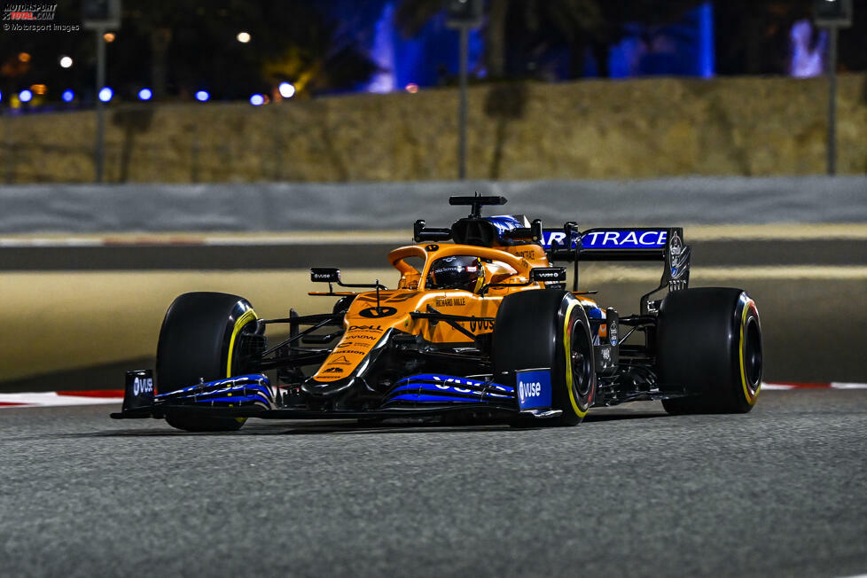 McLaren probierte im Freien Training einen konventionellen Low-Downforce-Heckflügel aus, bevor man auf einen löffelförmigen wechselte.