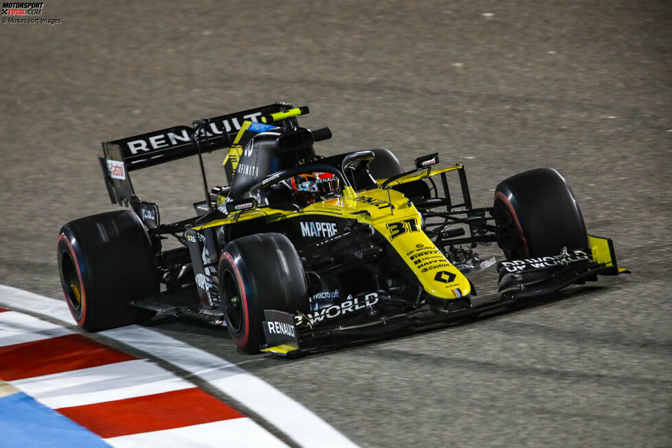 Renault fährt in dieser Saison grundsätzlich mit weniger Abtrieb als andere Teams. Daniel Ricciardo verbrachte viel Zeit im Freien Training mit der Frage, ob er mit einem Abtriebsniveau durchkommen würde, das wir sonst nur in Monza sehen. Auch die Endplatten sind in dieser Konfiguration stark vereinfacht.