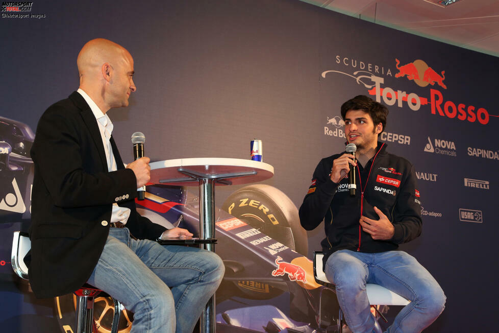 ... denn am 29. November wird Sainz im Rahmen einer Pressekonferenz in Madrid offiziell als Toro-Rosso-Pilot für die Saison 2015 bekannt gegeben. 