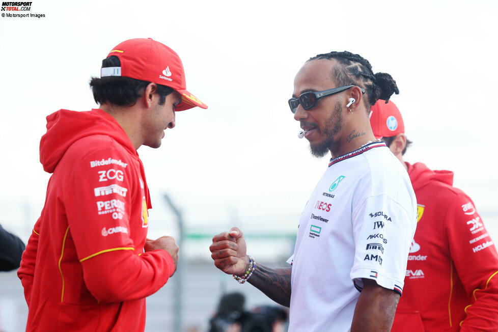 ... dass er bei Ferrari für 2025 durch Rekordweltmeister Lewis Hamilton ersetzt wird. Sainz muss sich neu orientieren und unterschreibt für die kommenden Jahre bei Williams. Von Ferrari verabschiedet er sich unter anderem mit einem weiteren Sieg in Melbourne. Sein dritter in der Formel 1.