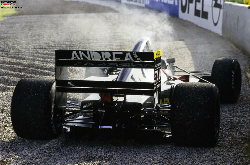 #3 Andrea Moda: Ein einziges Mal schafft der Rennstall von Unternehmer Andrea Sassetti die Rennteilnahme (Ausfall), ansonsten scheitert das Team meist in der Vorqualifikation. Der kurze Auftritt 1992 ist geprägt von Skandalen, zwei WM-Ausschlüssen, finanziellen Problemen und einer der größten Ungleichbehandlungen der Geschichte.