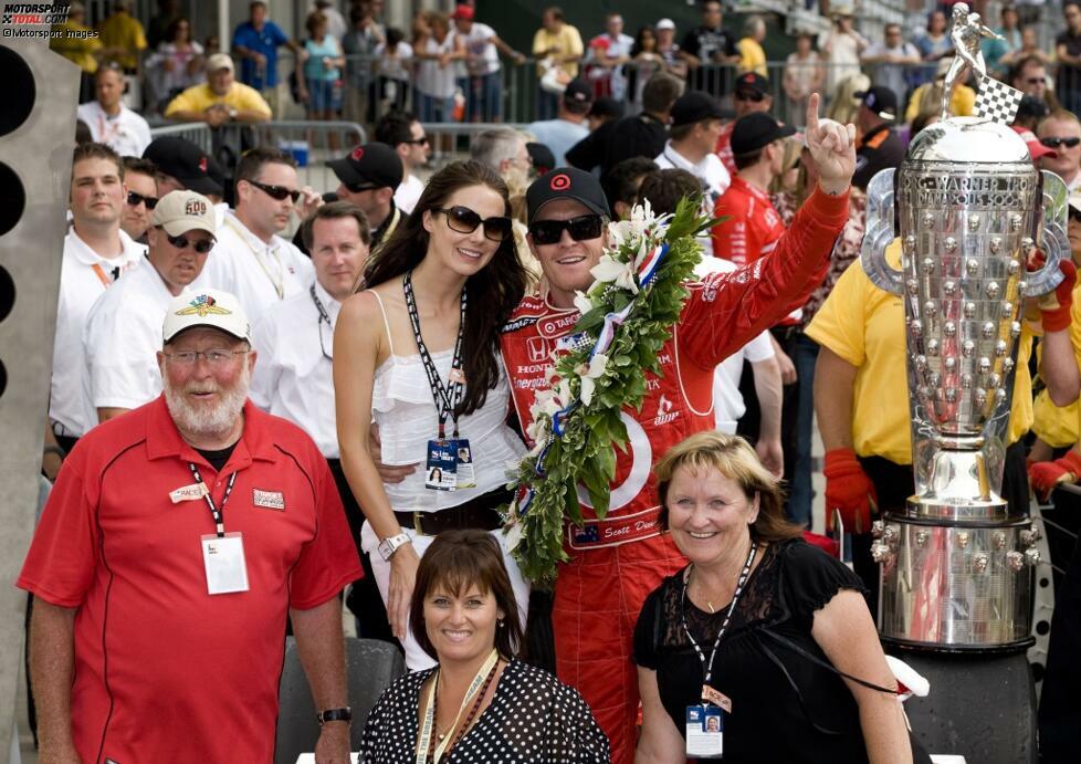 2008 ist Dixon nicht zu halten. Nach der Wiedervereinigung im US-Formelsport erringt er sechs Siege und den Titel. Dabei gelingt am 25. Mai 2008 beim Indy 500 sein größter Einzelsieg. In der Victory Lane feiert Dixon mit Ehefrau Emma Davies, die es als 800-Meter-Läuferin zu nationalen Titeln in Großbritannien gebracht hat.